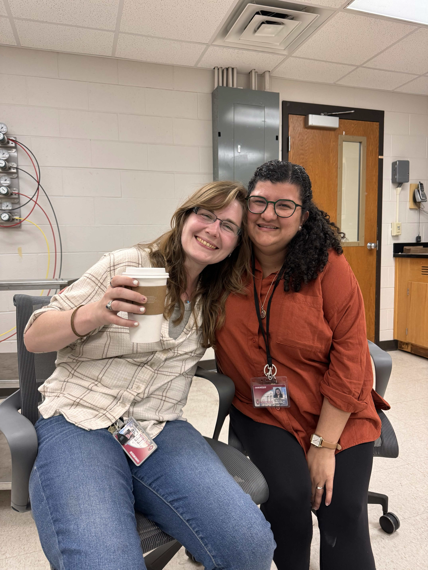 Rachel Turn and a colleague in the lab